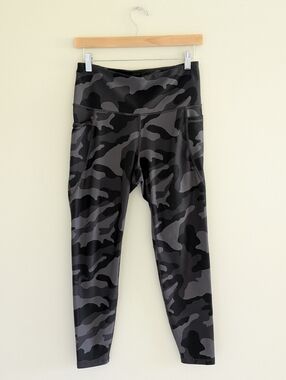 Old Navy Active Black & Gray Camo Powersoft Leggings